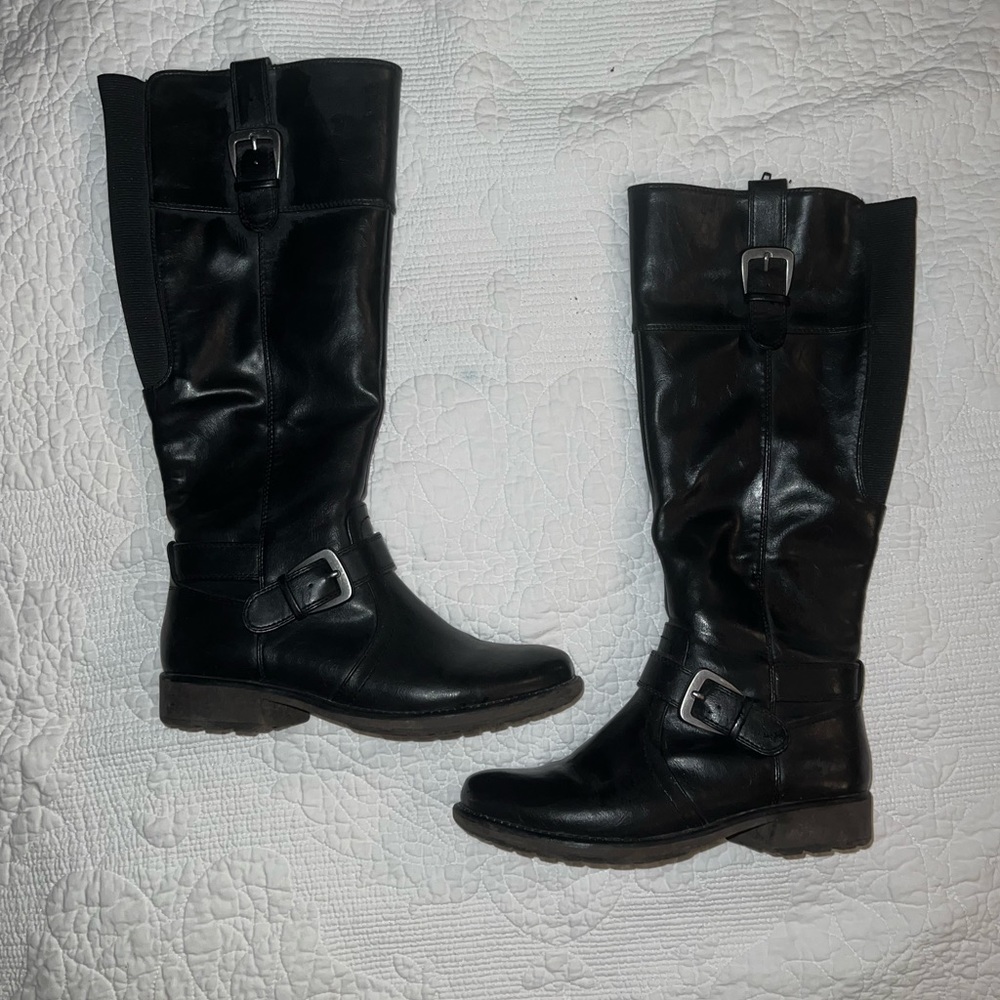 Size 6 black boots